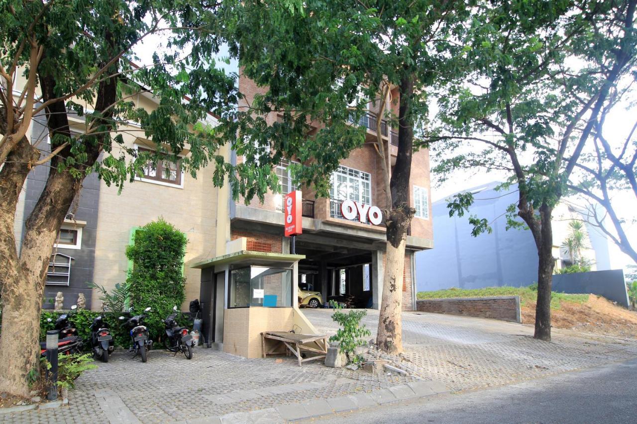 Oyo 204 Blessing Residence Surabaya Exterior foto